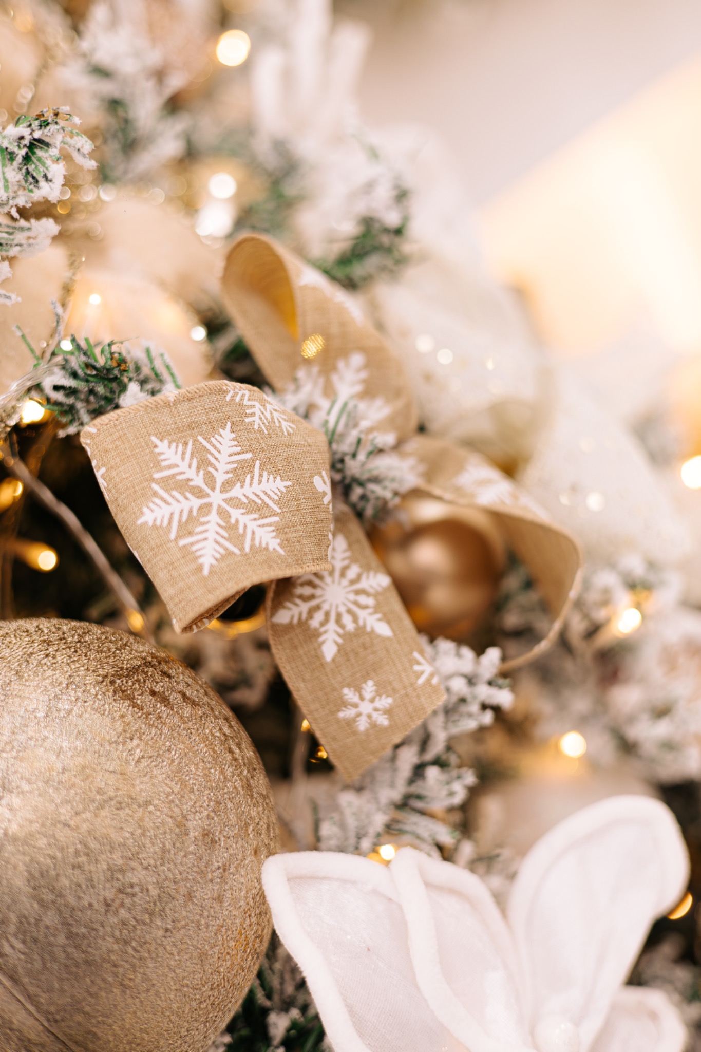 Detalhe natalino com Papai Noel decorativo